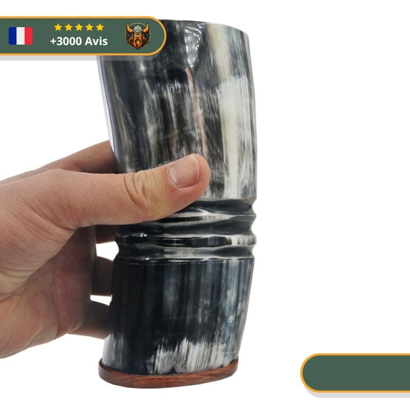 Tasse Viking En Corne De Bœuf Avec Gravures – Image 2