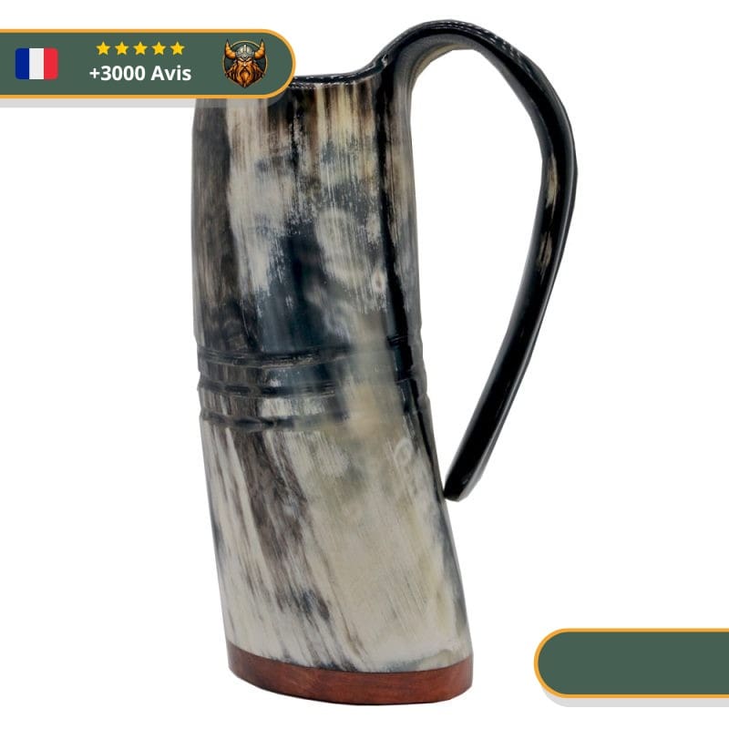 Chope à Boire Avec Gravures En Corne De Bœuf